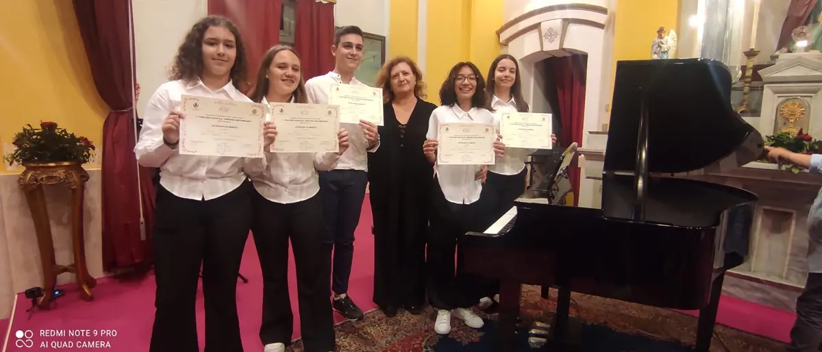 Taurianova, al concorso musicale Armonie Mediterranee l'affermazione dell'ic Radice Alighieri di Catona di Reggio