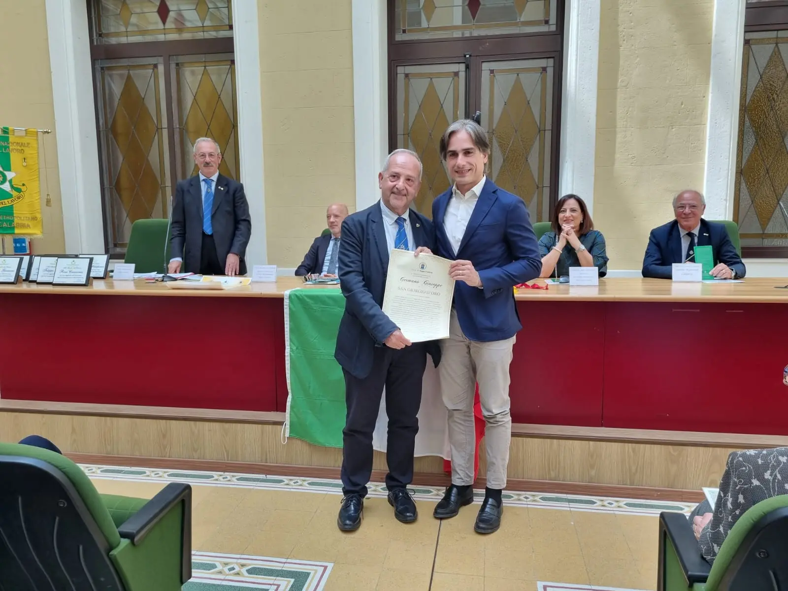A Palazzo Alvaro la consegna del San Giorgio D’Oro al Maestro del Lavoro Giuseppe Germanò