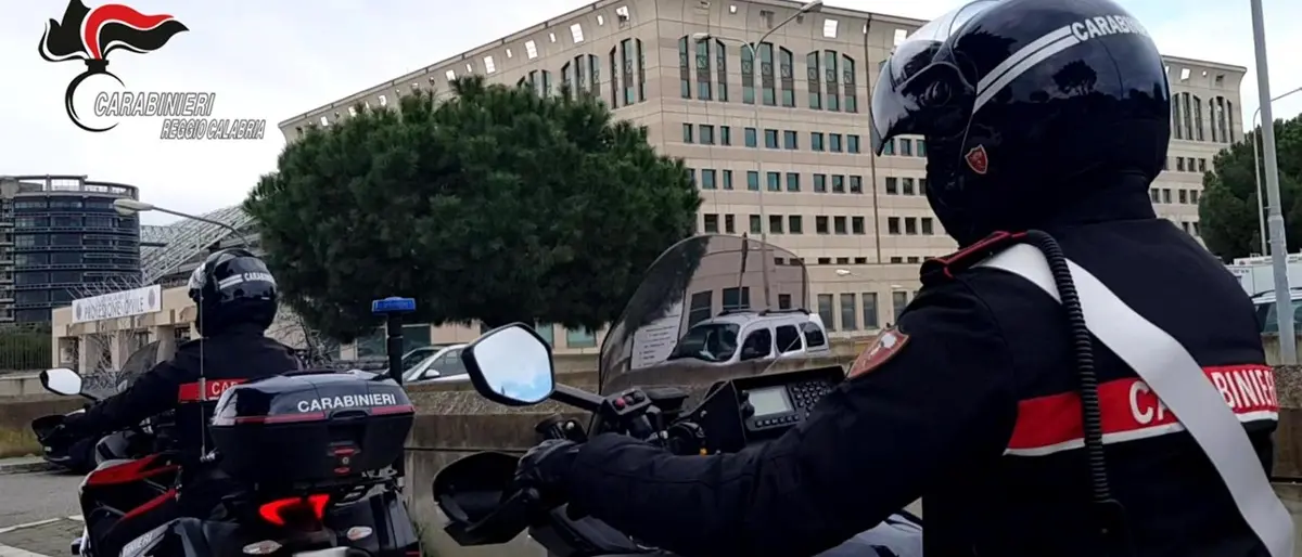 'Ndrangheta, estorsioni e gestione occulta di imprese: eseguiti 12 arresti - NOMI - VIDEO