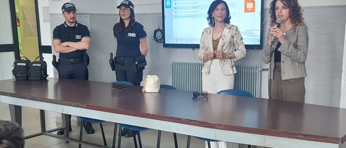 Taurianova, a scuola guida per il monopattino con la Polizia locale