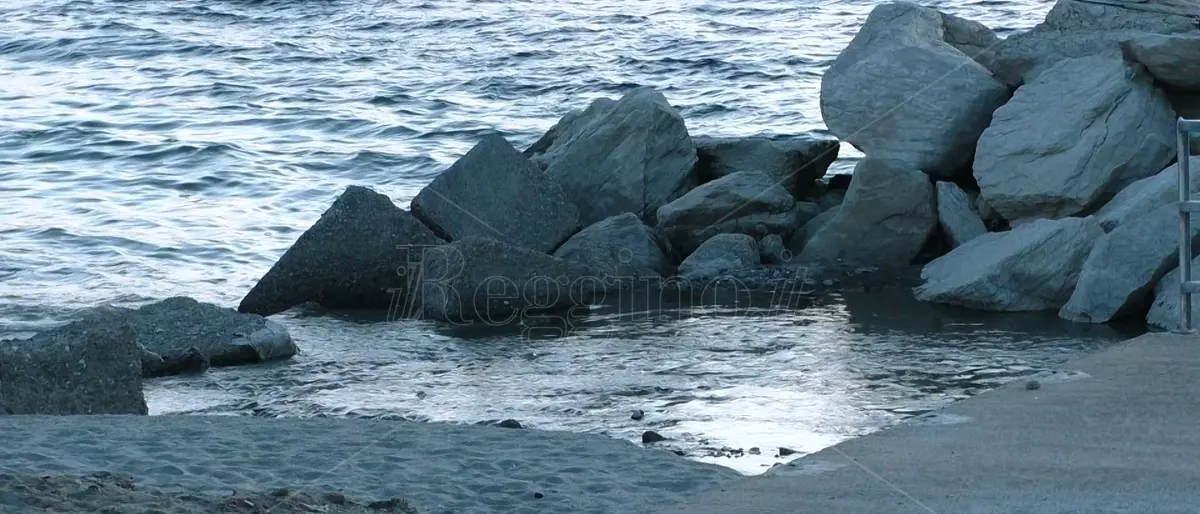 Reggio, divieto di balneazione al Parco Lineare Sud