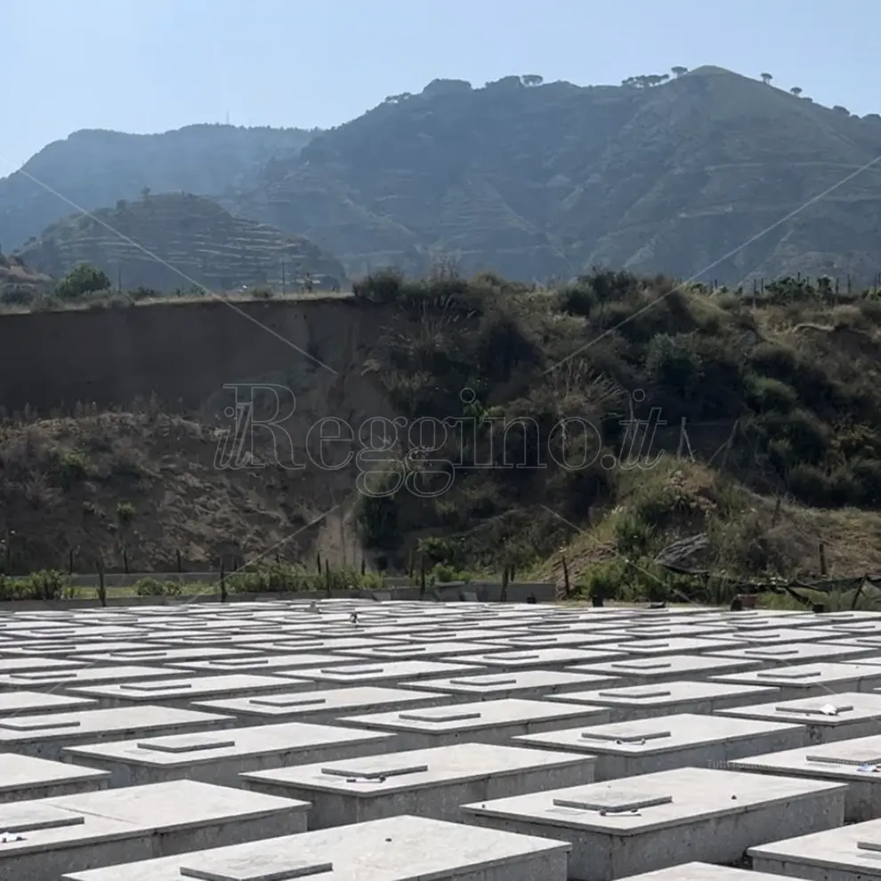 Naufragio Roccella, 22 salme saranno inumate nel cimitero dei migranti di Armo a Reggio