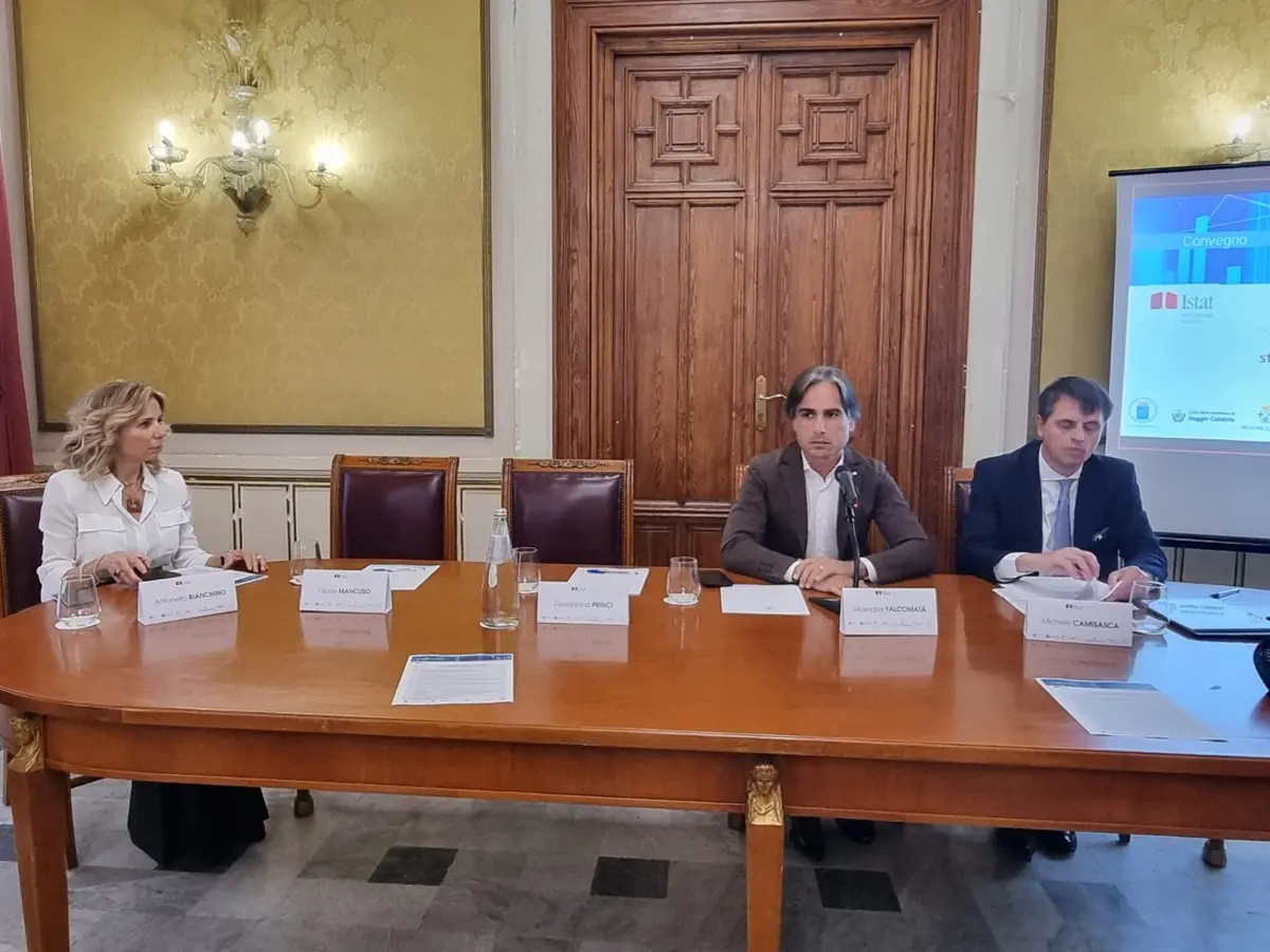 Reggio, a palazzo San Giorgio il convegno su “Turismo, iperturismo e territori: statistiche per il decisore pubblico”