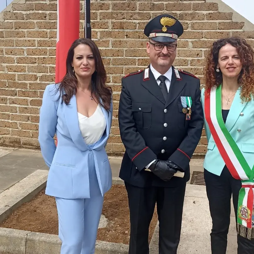 Festa per i 210 anni dell'Arma, Crea e Fedele a Reggio Calabria si congratulano con il maresciallo Barranco per l’encomio ricevuto