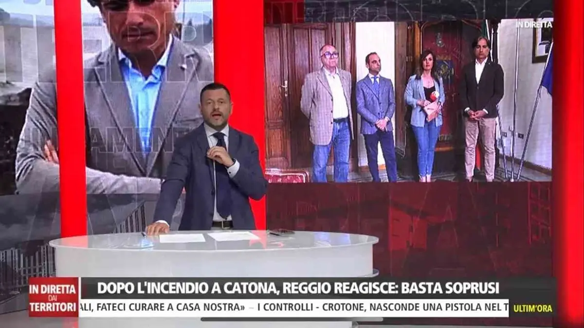 Reggio, Falcomatà: «L'incendio al campo di Catona richiama tutti alla mobilitazione»