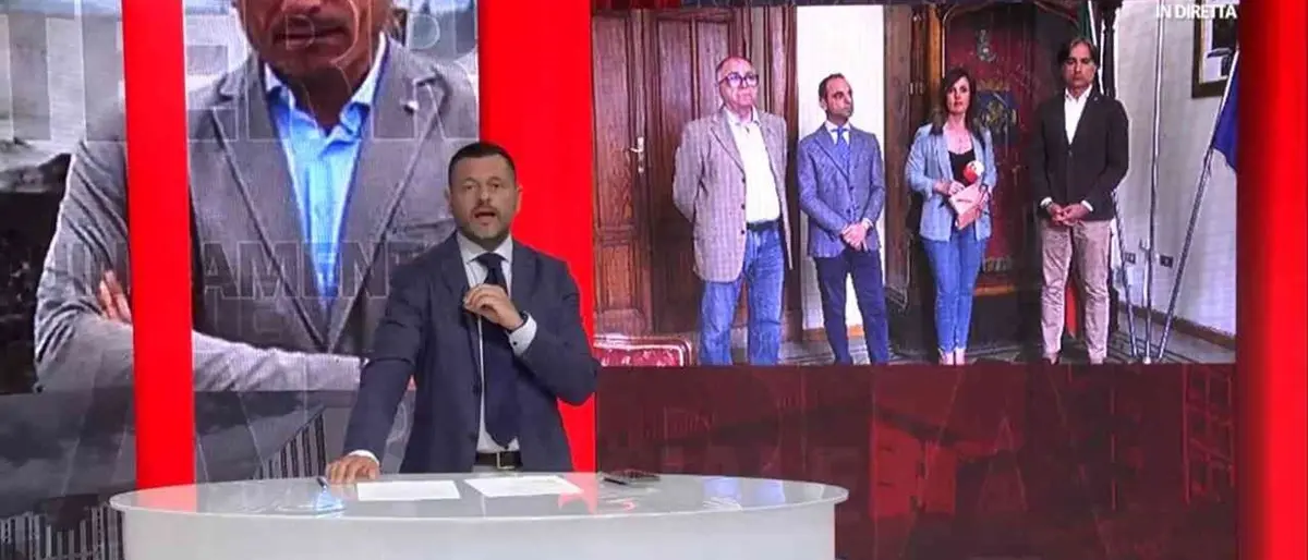 Reggio, Falcomatà: «L'incendio al campo di Catona richiama tutti alla mobilitazione»