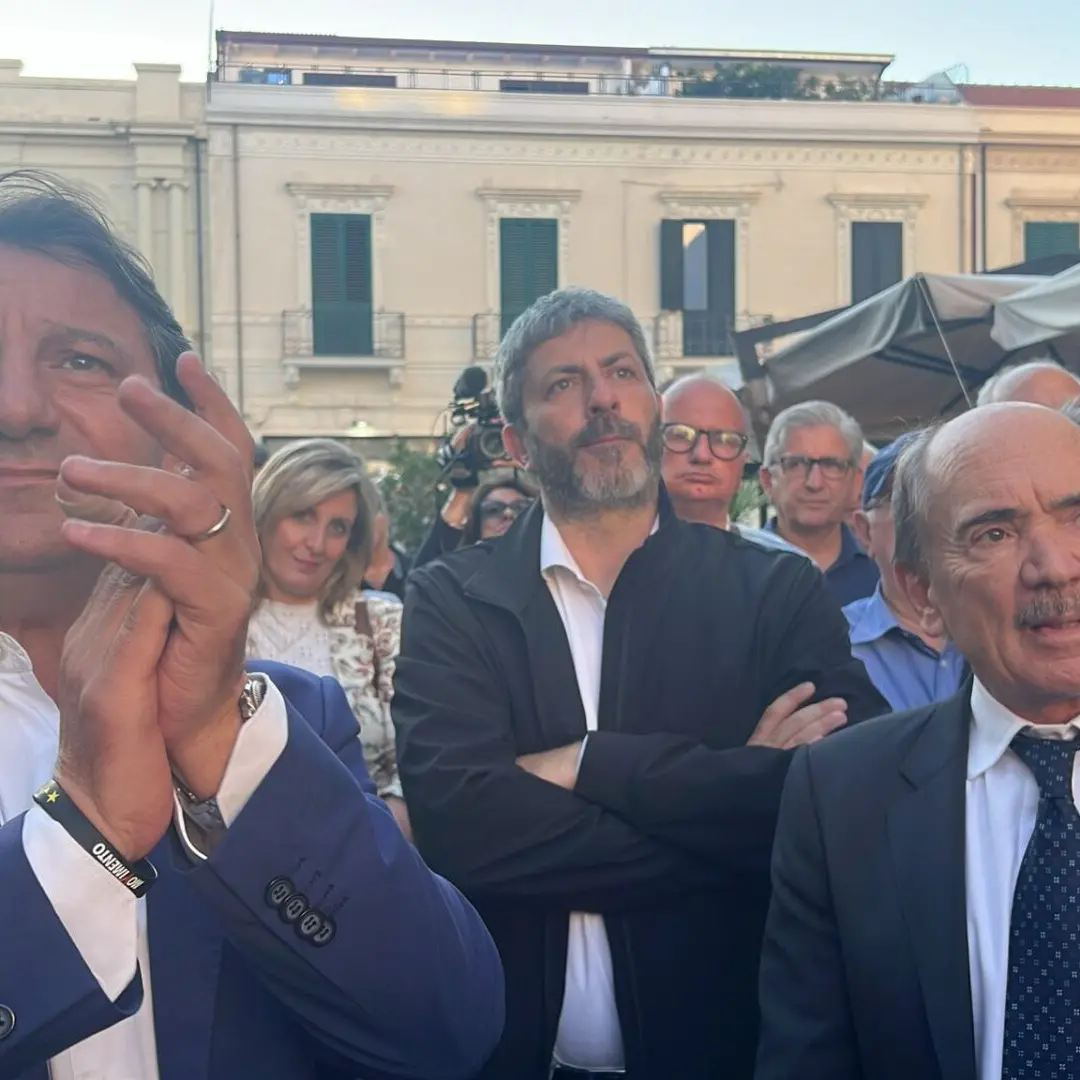I Cinquestelle in piazza Camagna a Reggio chiudono la campagna elettorale