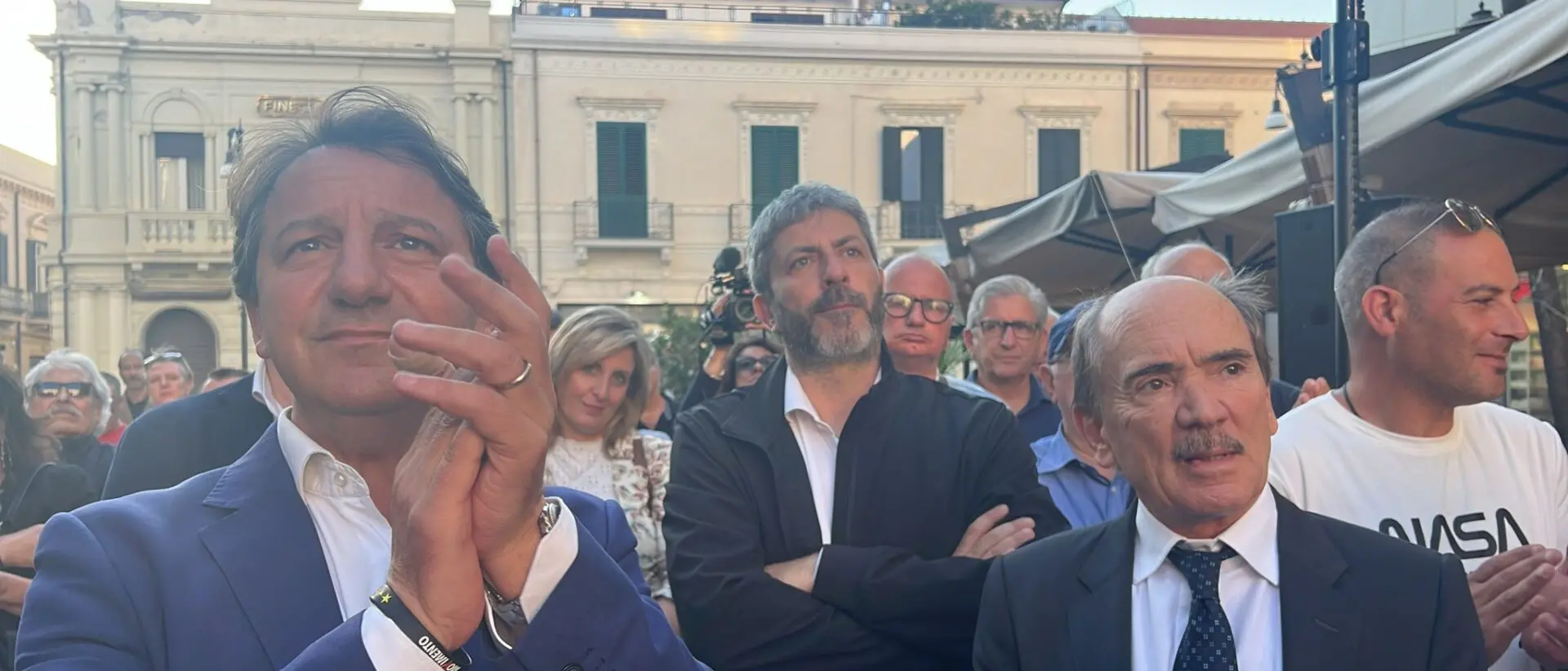 I Cinquestelle in piazza Camagna a Reggio chiudono la campagna elettorale