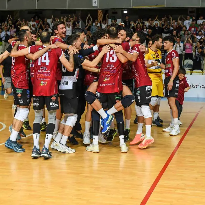 Un viaggio, una missione, un set: Domotek Volley Reggio Calabria a Grottaglie per brandire al cielo la promozione in A3