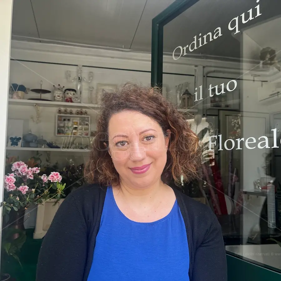 Cimitero di Armo a Reggio, Teresa: «Non si dimenticano gli occhi dei migranti che “trovano\" i loro familiari. Siamo parte di una stessa storia»