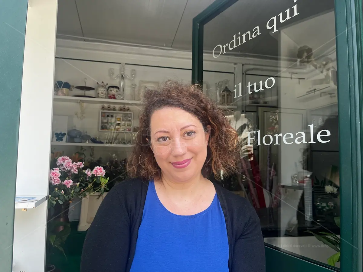 Cimitero di Armo a Reggio, Teresa: «Non si dimenticano gli occhi dei migranti che “trovano\" i loro familiari. Siamo parte di una stessa storia»