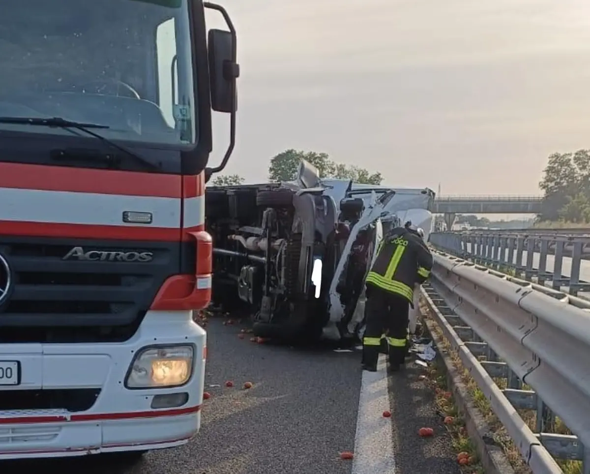 Gioia Tauro, incidente sull'A2: tre feriti e tratto chiuso al traffico