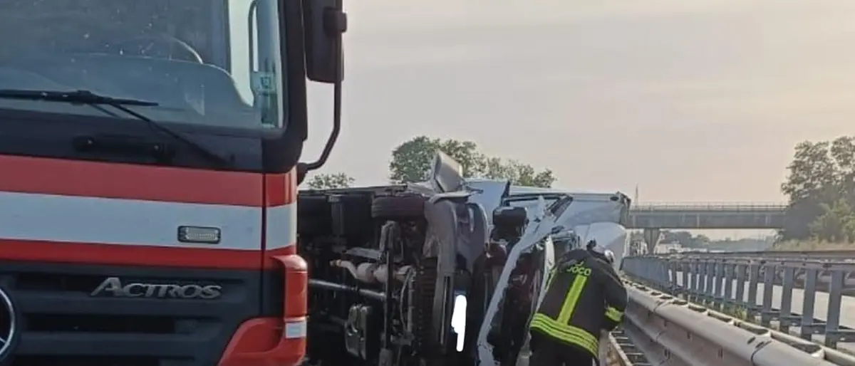 Gioia Tauro, incidente sull'A2: tre feriti e tratto chiuso al traffico