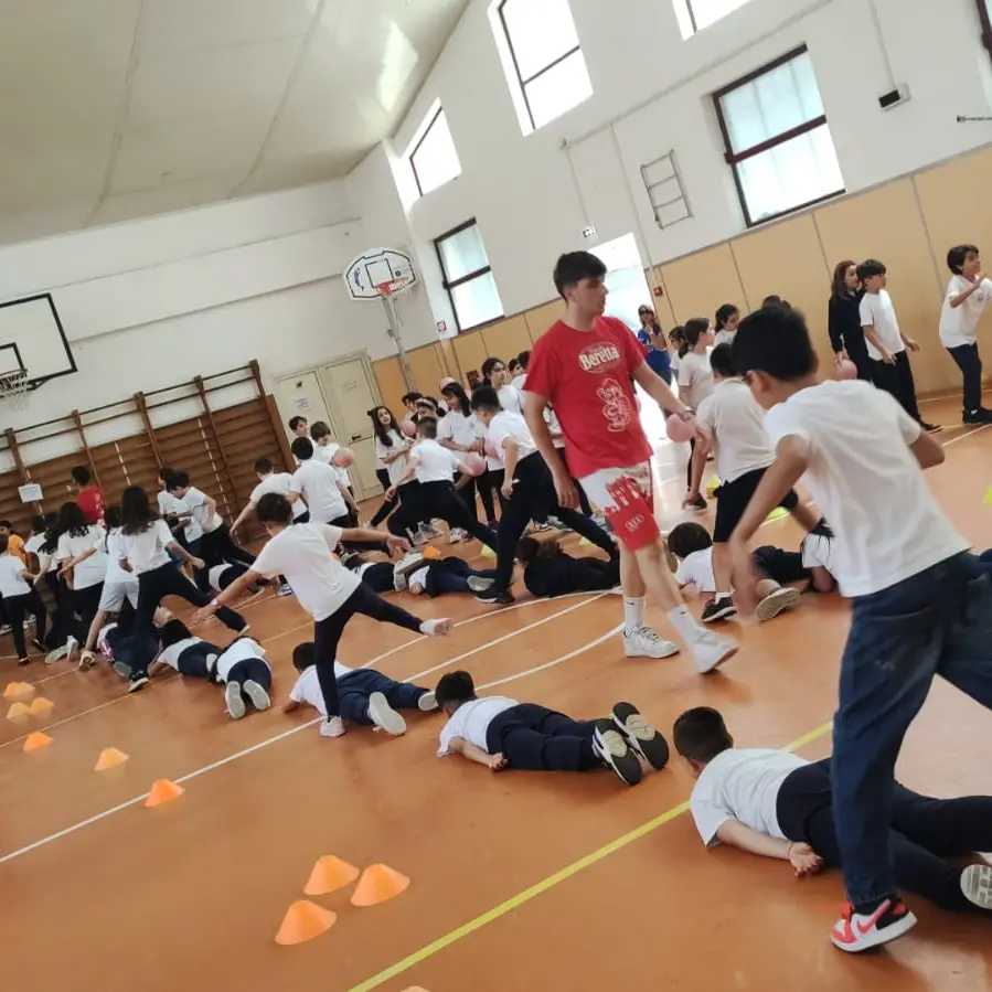 Reggio, al “Carducci-V.da Feltre” “Un salto nel passato… giochi senza frontiere”