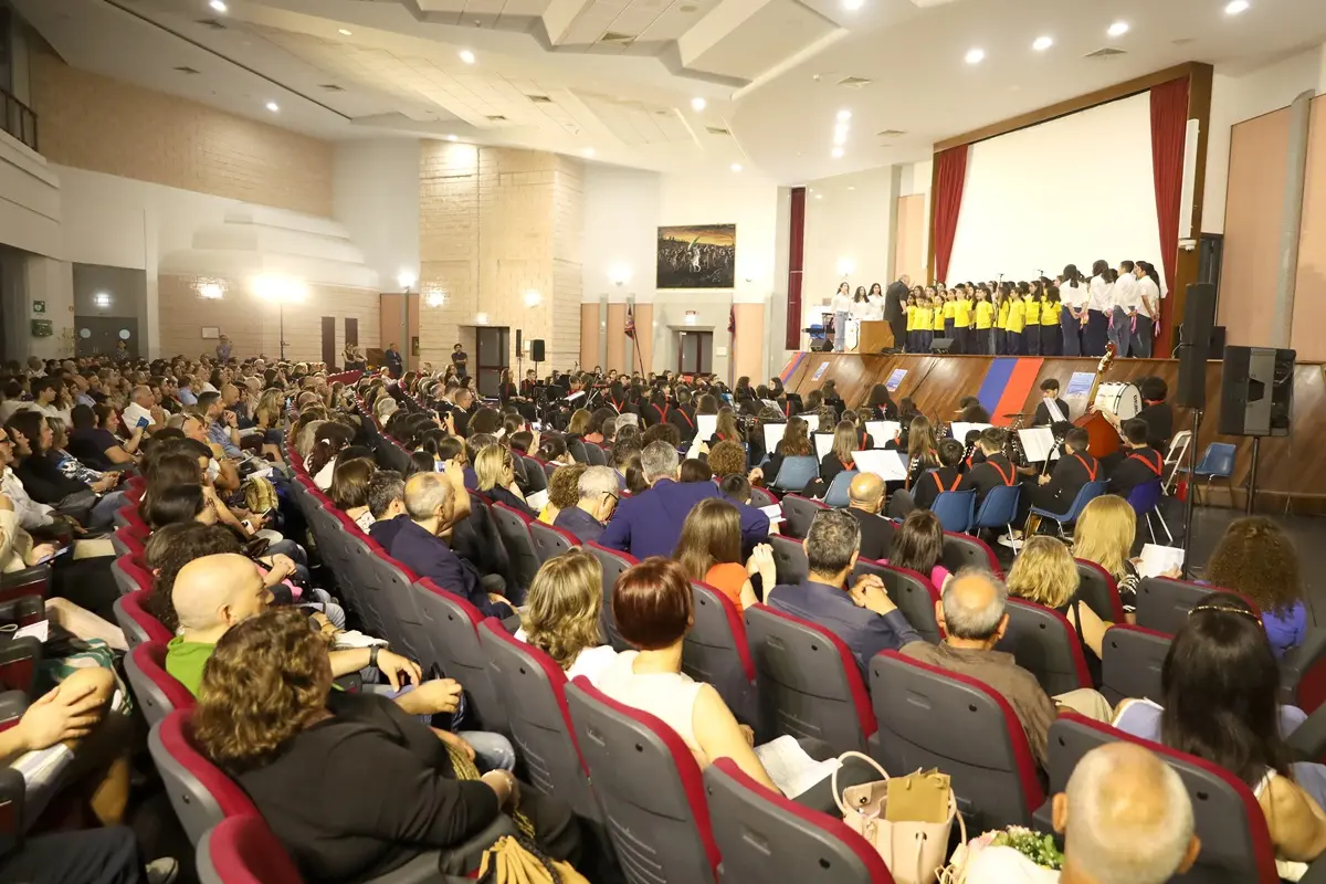 Reggio, il concerto di fine anno dell’istituto De Amicis – Bolani”alla scuola Allievi Carabinieri