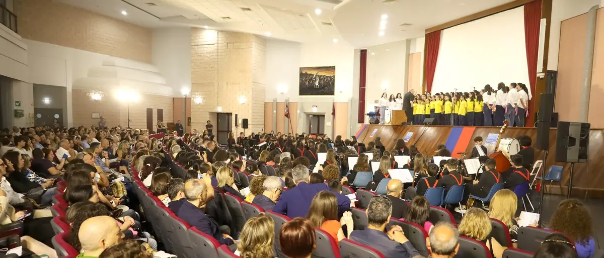 Reggio, il concerto di fine anno dell’istituto De Amicis – Bolani”alla scuola Allievi Carabinieri