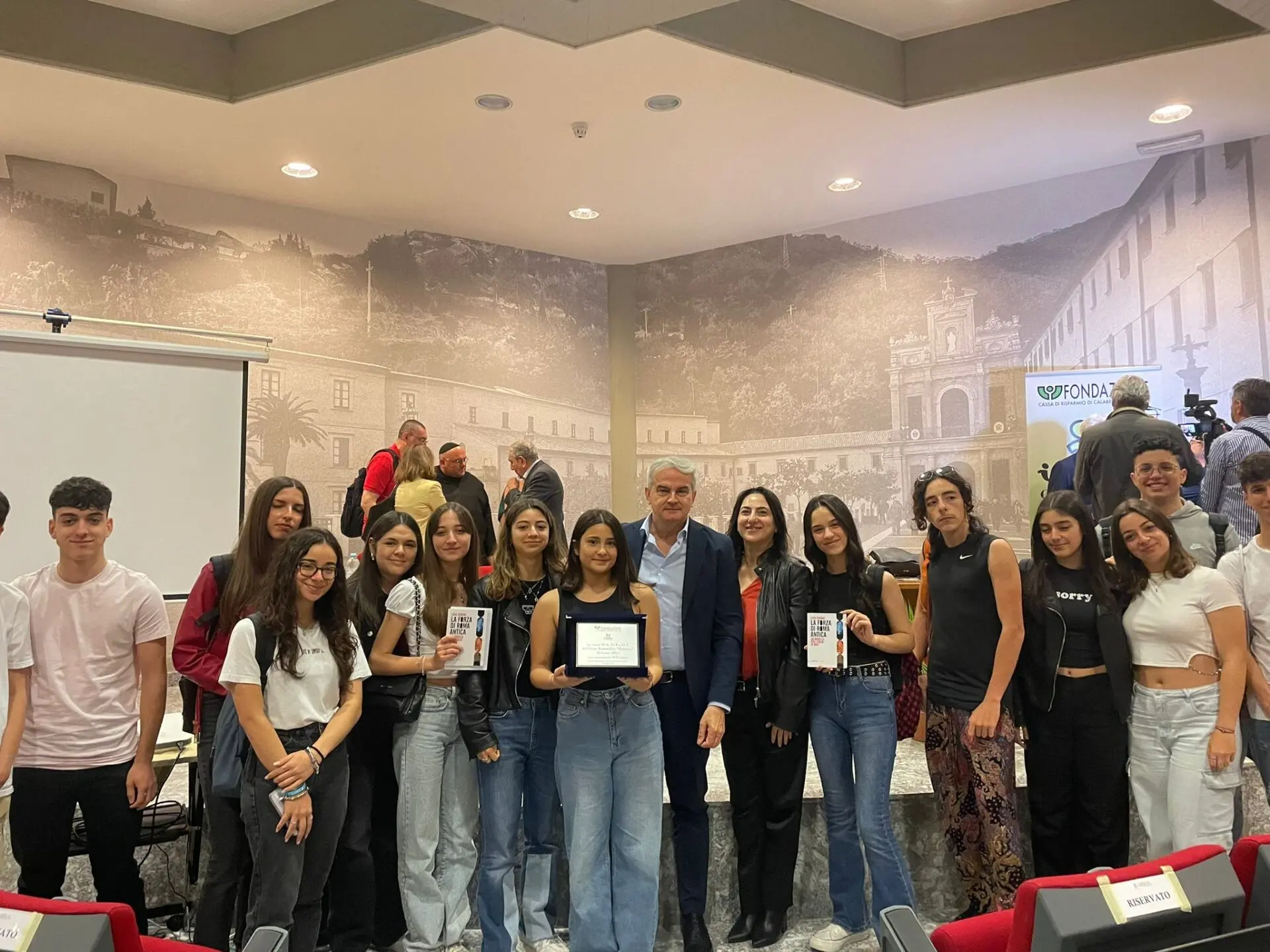 I ragazzi del Liceo Zaleuco alla Fondazione Carical per incontrare gli autori Mencarelli e Zerbini