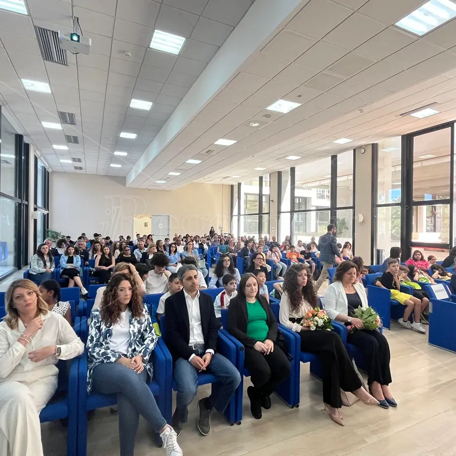 Reggio, scuole alla scoperta del territorio: il Consiglio regionale premia le scuole del progetto Ragazzi in Aula - VIDEO