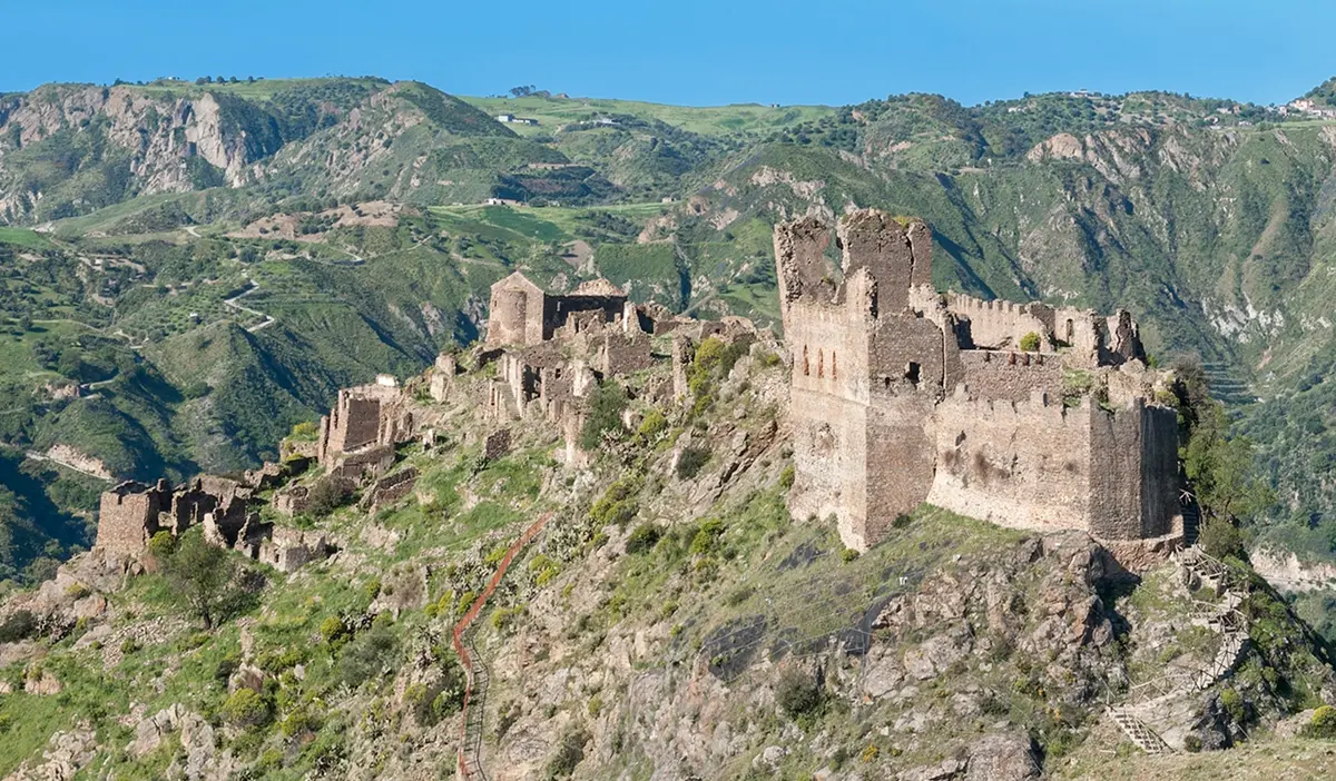 Condofuri \"Città che Legge\": il comune rilancia l'impegno per il futuro culturale della comunità grecanica