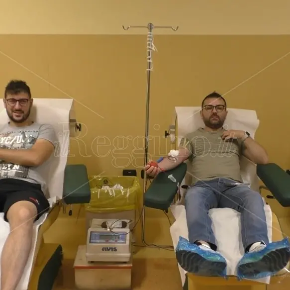 Giornata del Donatore di sangue a Reggio, Vincenzo e Francesco: «Donare è un gesto semplice che può salvare una vita» - VIDEO