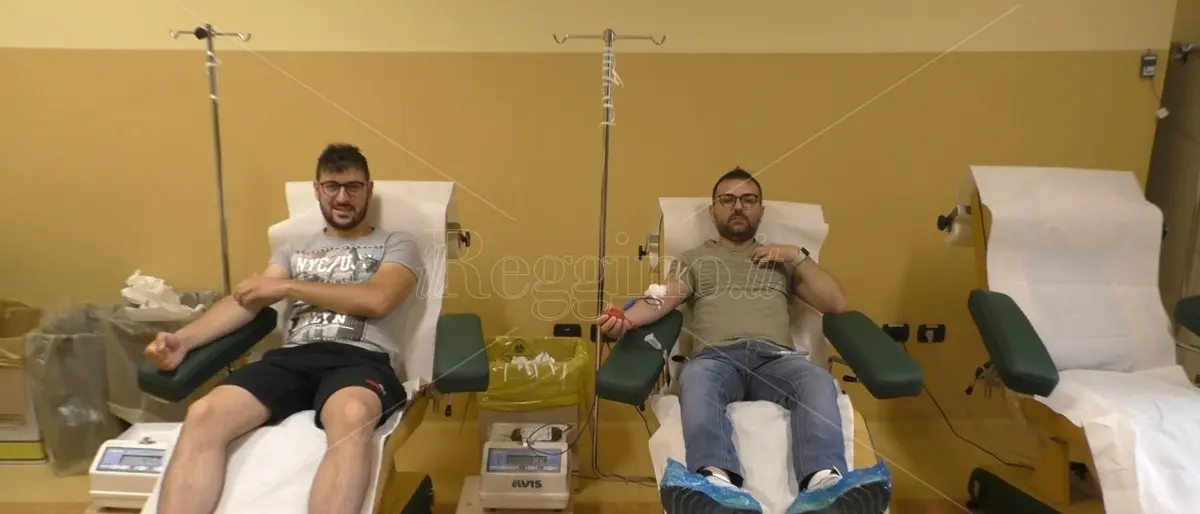 Giornata del Donatore di sangue a Reggio, Vincenzo e Francesco: «Donare è un gesto semplice che può salvare una vita» - VIDEO