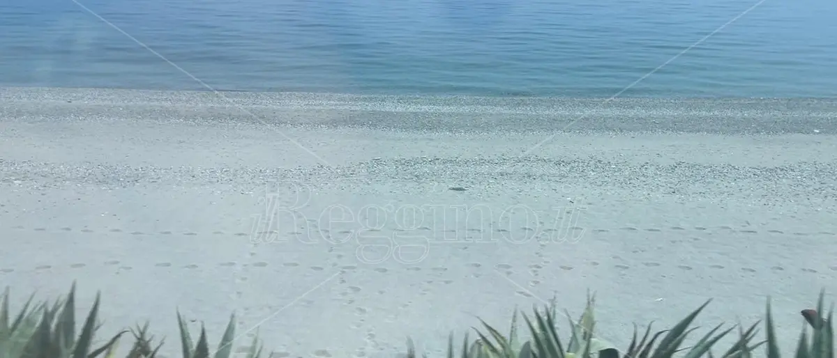 Litorale ionico di Reggio, un paradiso perduto sospeso tra bellezza e abbandono - FOTO