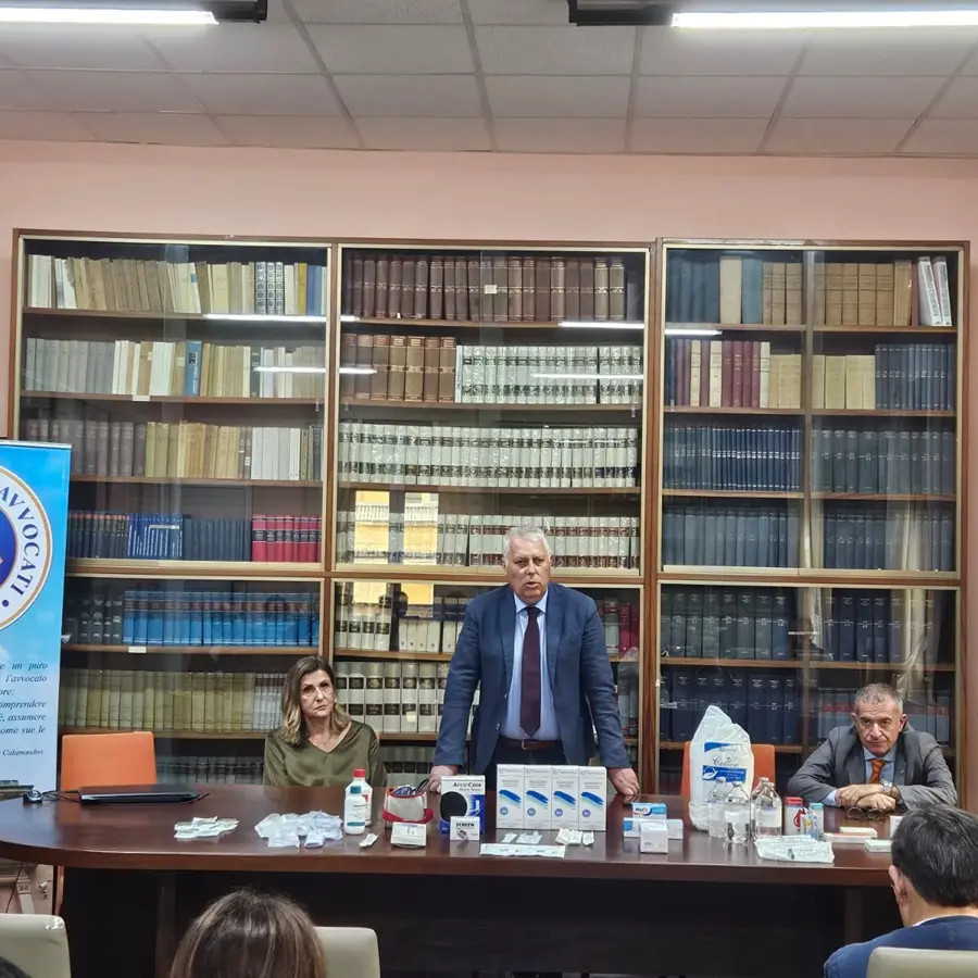Palmi, l'avvocato Giuseppe Saletta dona l'occorrente per il “primo intervento sanitario e di emergenza