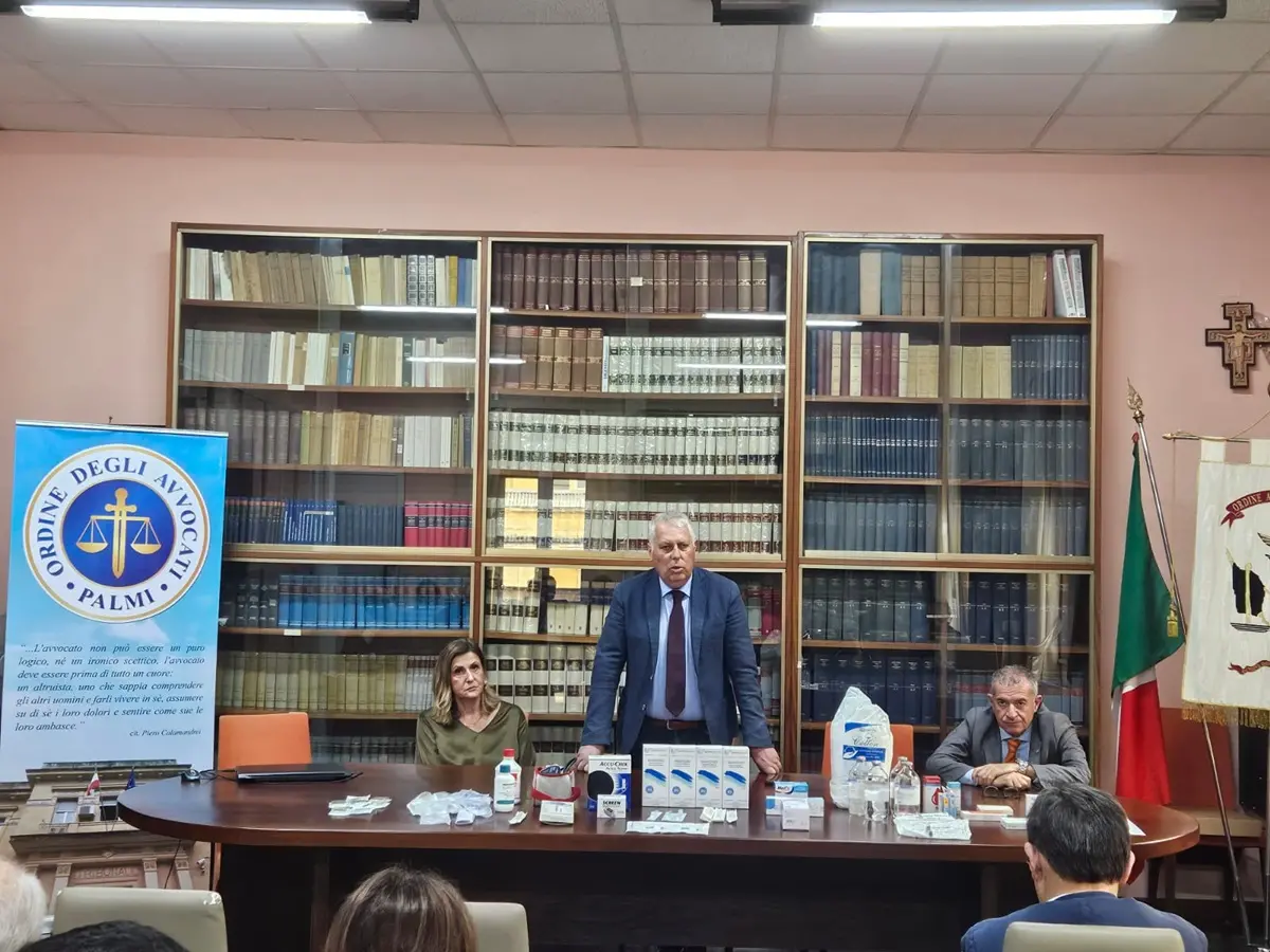 Palmi, l'avvocato Giuseppe Saletta dona l'occorrente per il “primo intervento sanitario e di emergenza