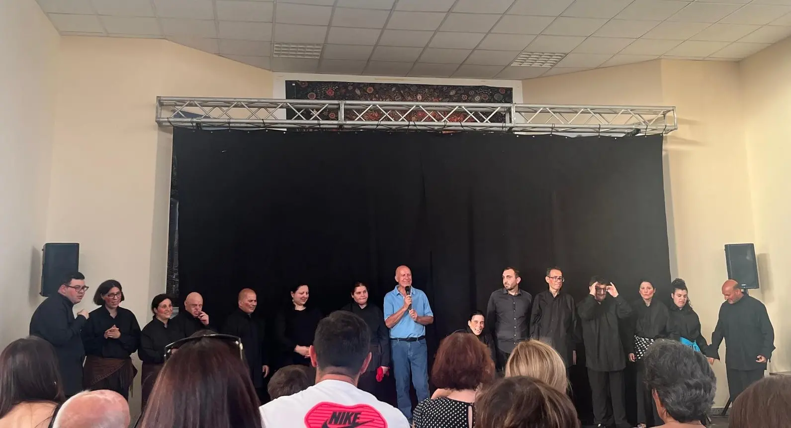 Lazzaro, emozione e applausi al Centro Sociale Paolo Capua per lo spettacolo di InHoltre
