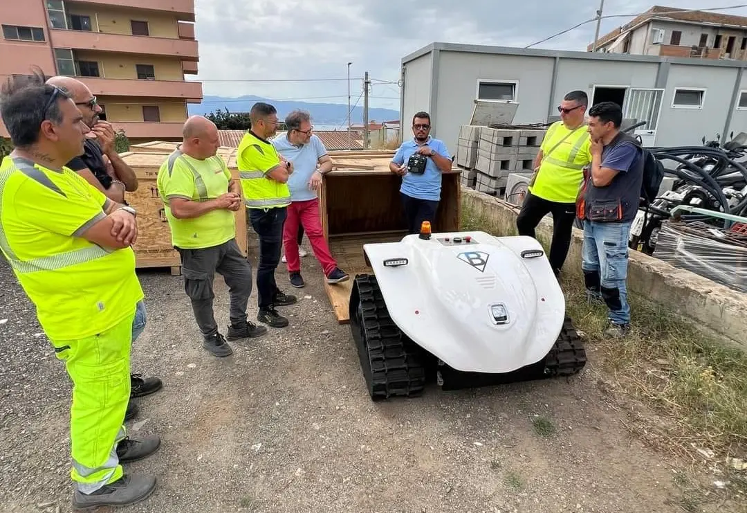 Al via la pulizia delle spiagge: assegnati a Castore i tre robot BeBot, strumenti di ultima generazione