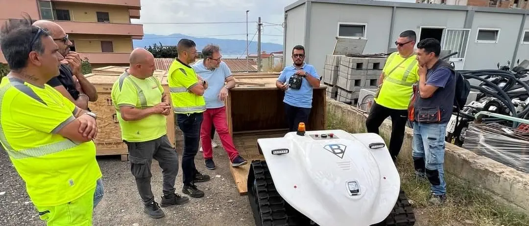 Al via la pulizia delle spiagge: assegnati a Castore i tre robot BeBot, strumenti di ultima generazione