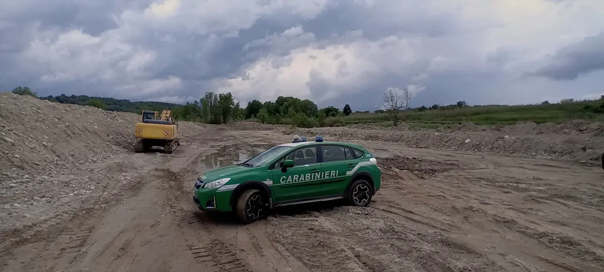 Seminara, lavori abusivi su terreni vincolati: deviato il corso del torrente Duverso - VIDEO