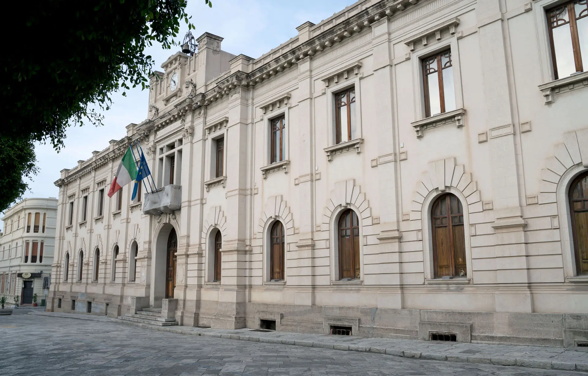 Operazione Helios, la politica fa finta di nulla. E Falcomatà parla di giustizia ad orologeria