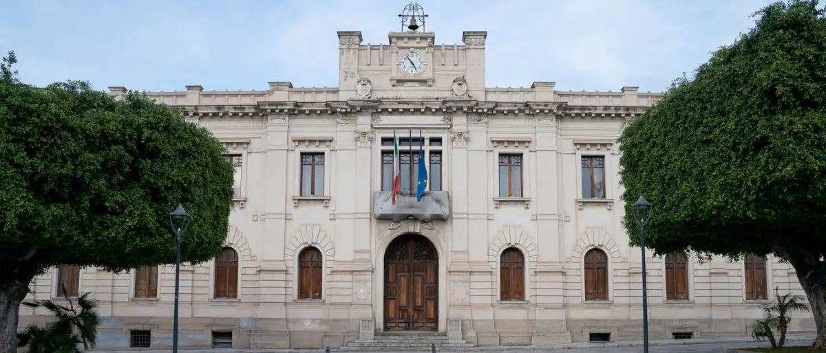 Caos a palazzo San Giorgio. La questione \"transfughi\" finisce nella chat di maggioranza