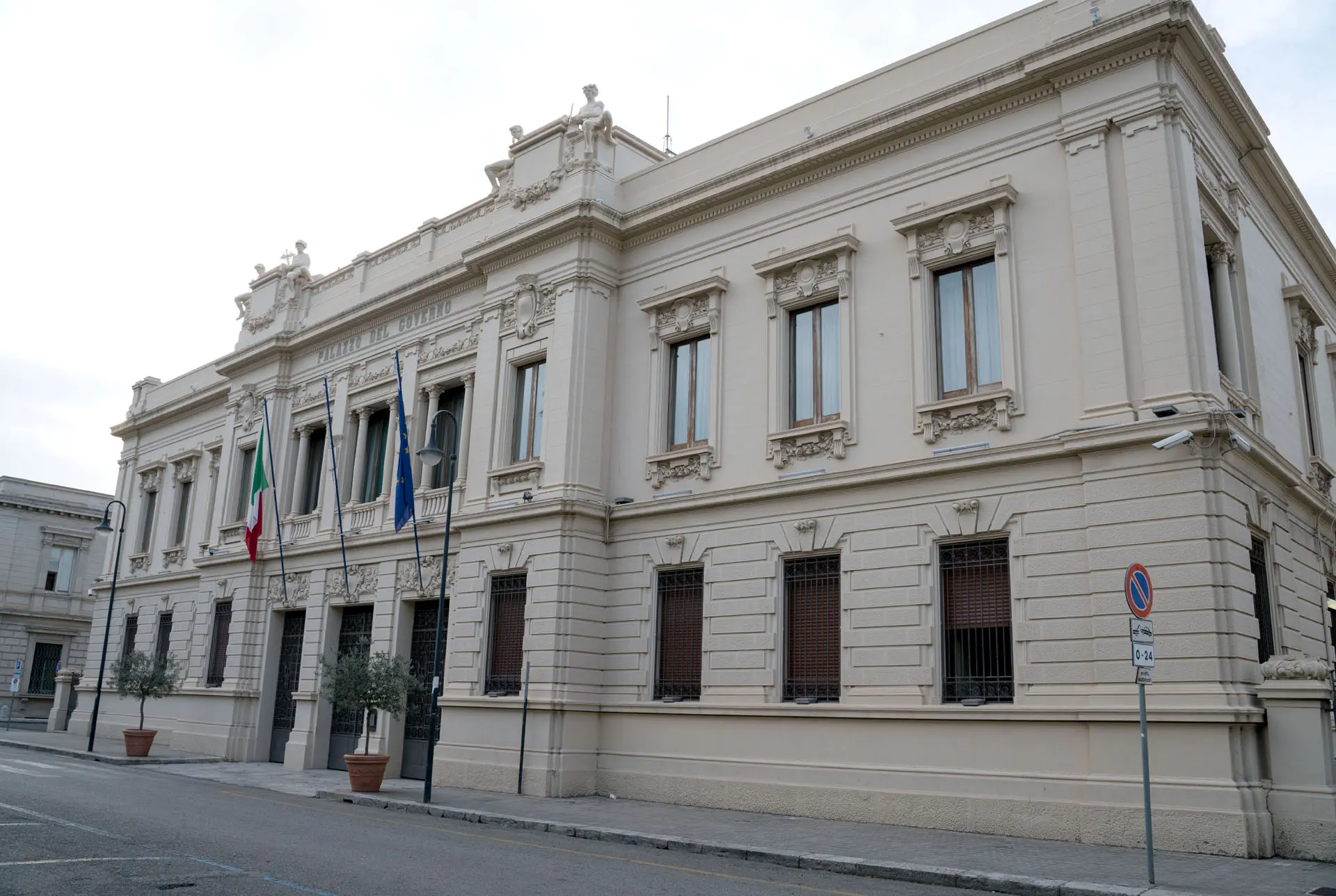 Referendum, lunedì presidio dei sindacati davanti alla Prefettura