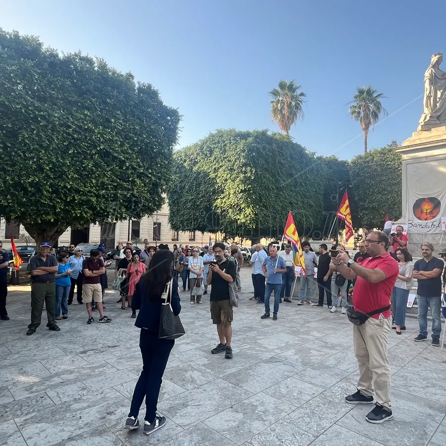 Reggio, associazioni e comitati in piazza contro il bavaglio del ddl sicurezza - VIDEO
