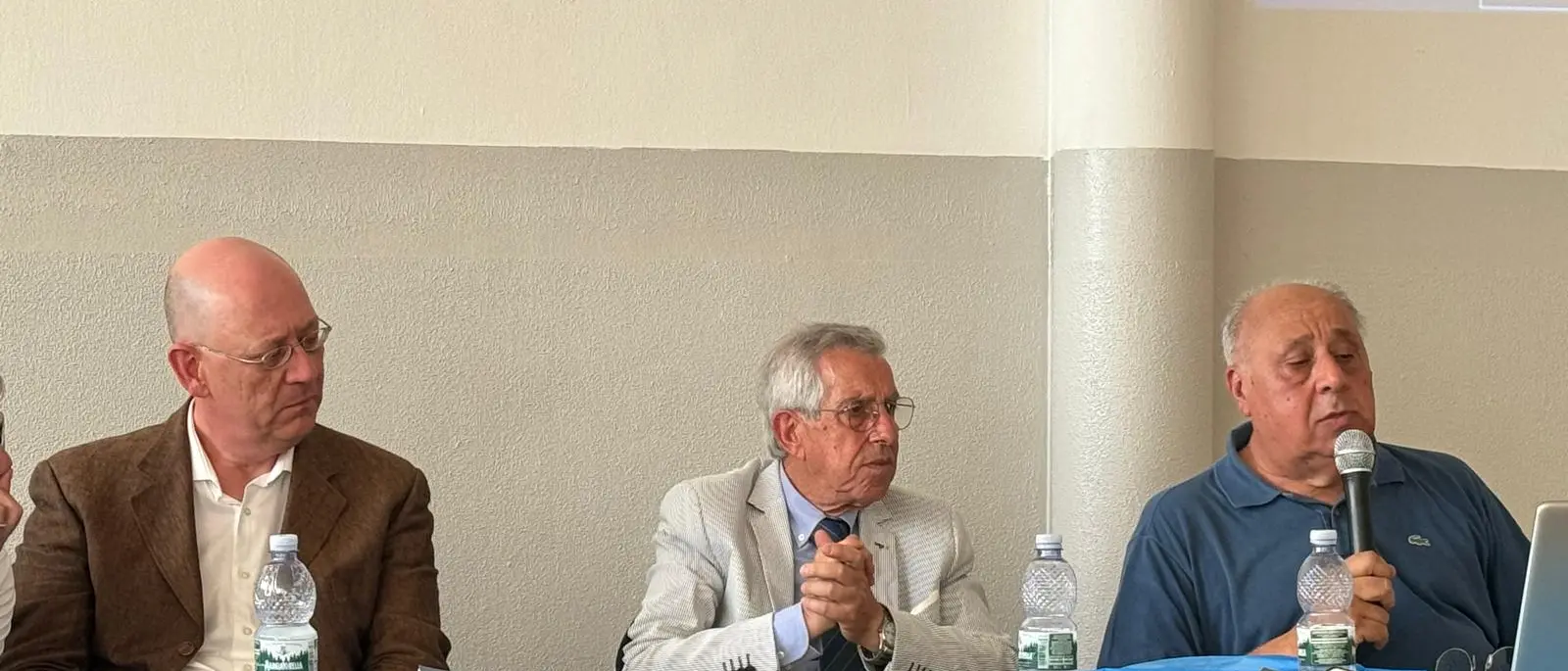 Reggio, presentato il libro di Egizi in Aeroporto presso la sede dell’Aero Club dello Stretto