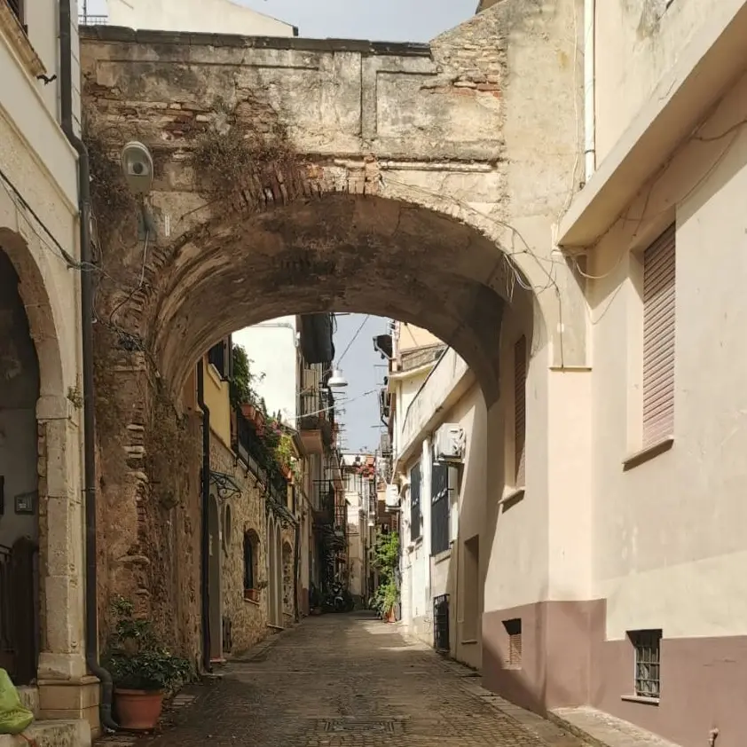 Scilla, Arco di San Giorgio ripulito e ripristinato da un volontario