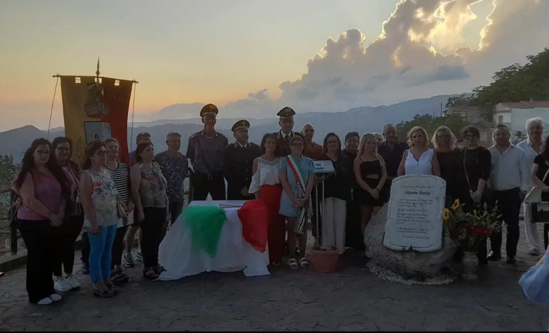 San Lorenzo, inaugurate due panchine contro la violenza sulle donne e il bullismo