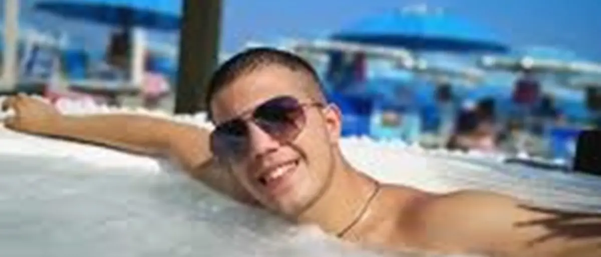 Il giovane milanese Omar Bassi muore mentre è in vacanza a Reggio