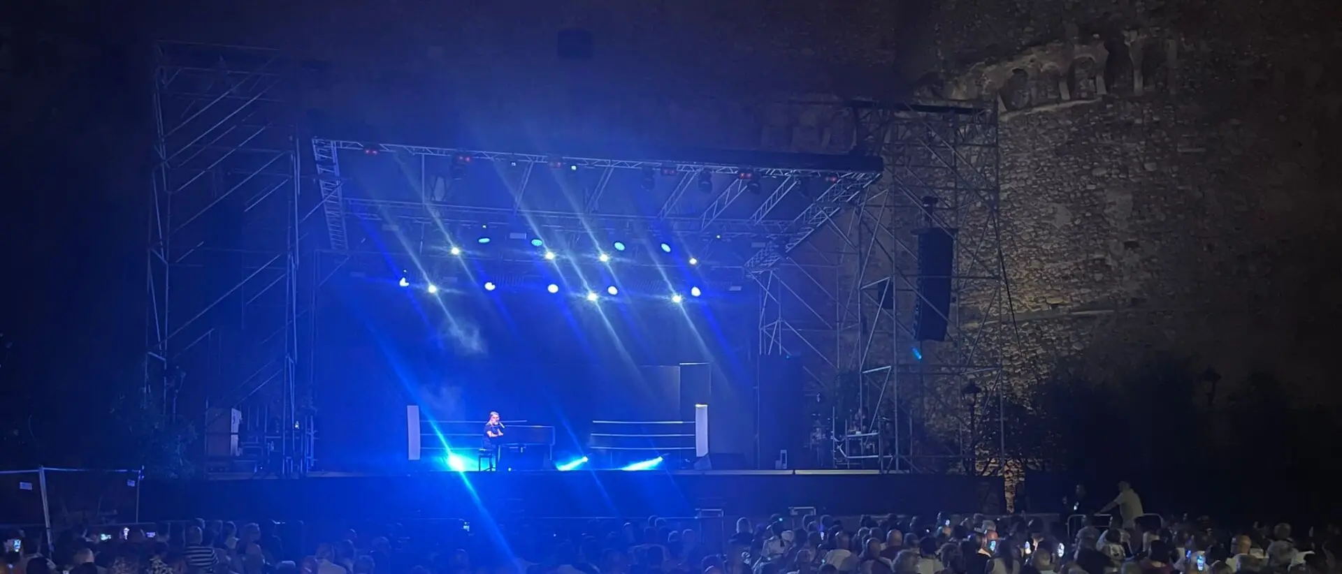 Masini vs Panariello: sorrisi ed emozioni a Piazza Castello con la penultima del Festival ReC