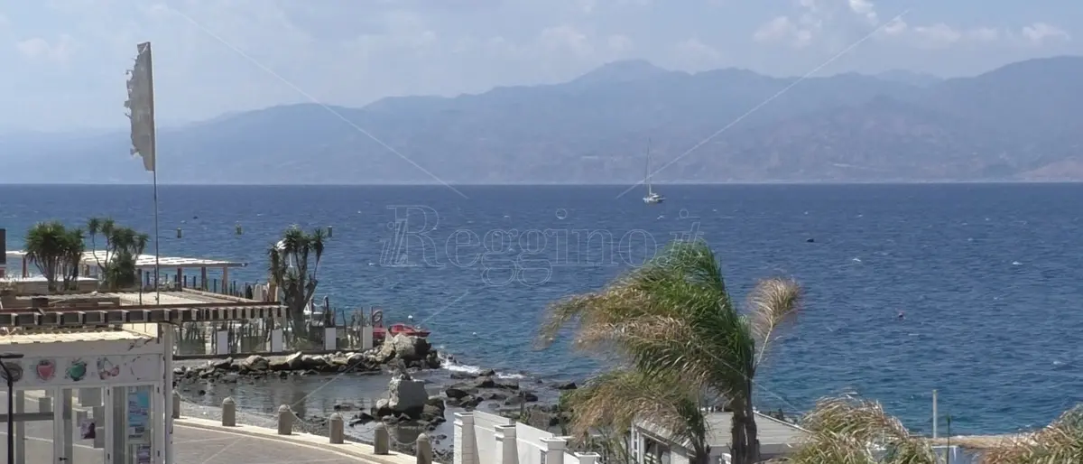 Report balneazione 2025, Arpacal: «In Calabria, 93% delle acque in classe di qualità eccellente»