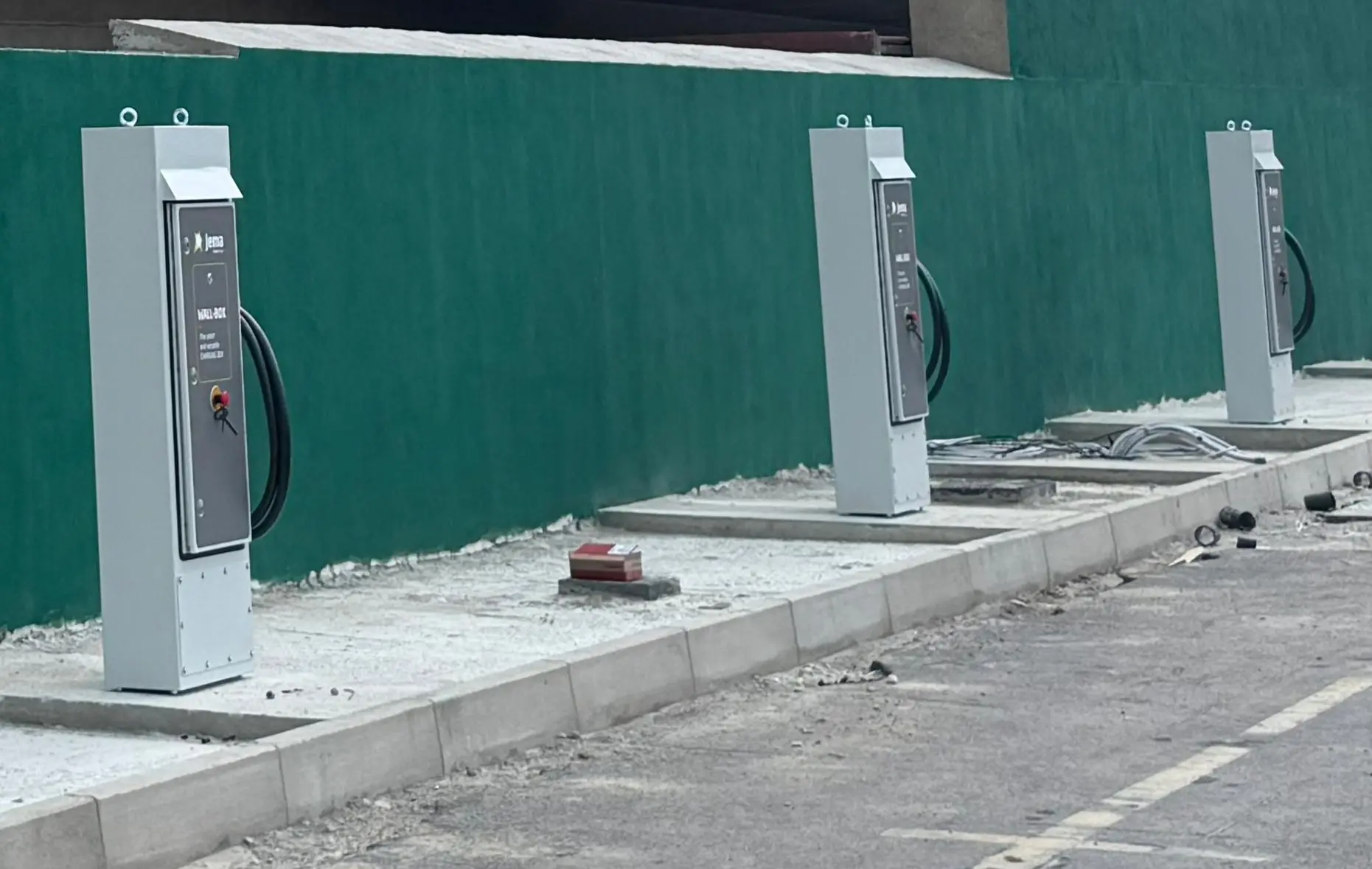 Reggio, al deposito Atam installate le nuove colonnine per la ricarica dei bus elettrici