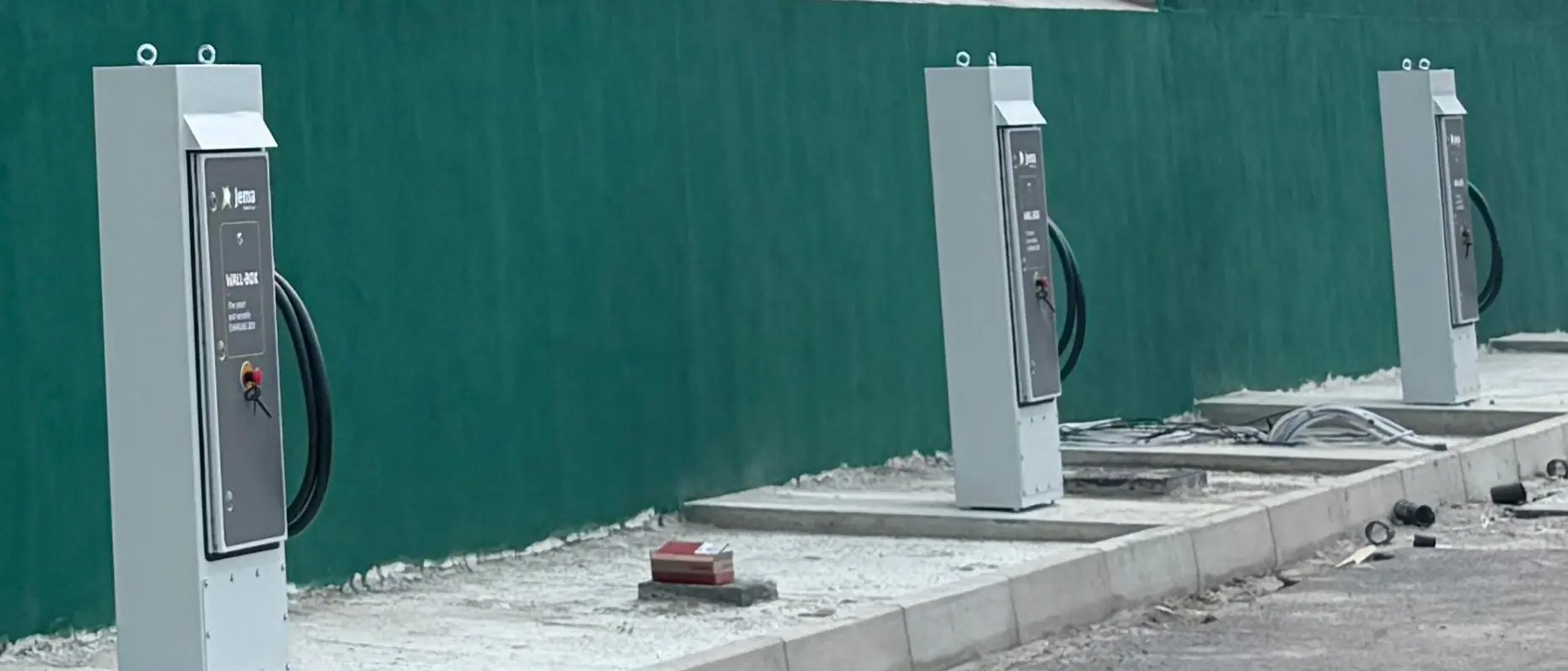 Reggio, al deposito Atam installate le nuove colonnine per la ricarica dei bus elettrici