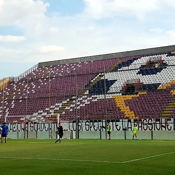 CA…LCI NOSTRI | Ritorna la Reggina e alla prima è vittoria… e contestazione