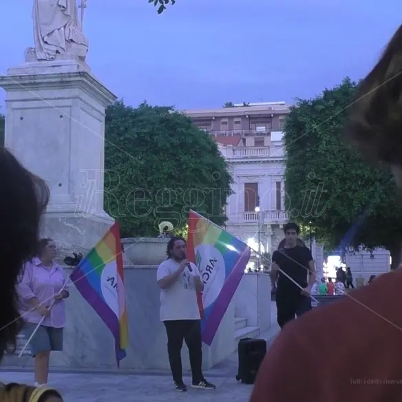 \"Scuola libera tutt3\", l’Arcigay I due Mari di Reggio: «L’educazione all’affettività forma generazioni consapevoli e serene» - VIDEO