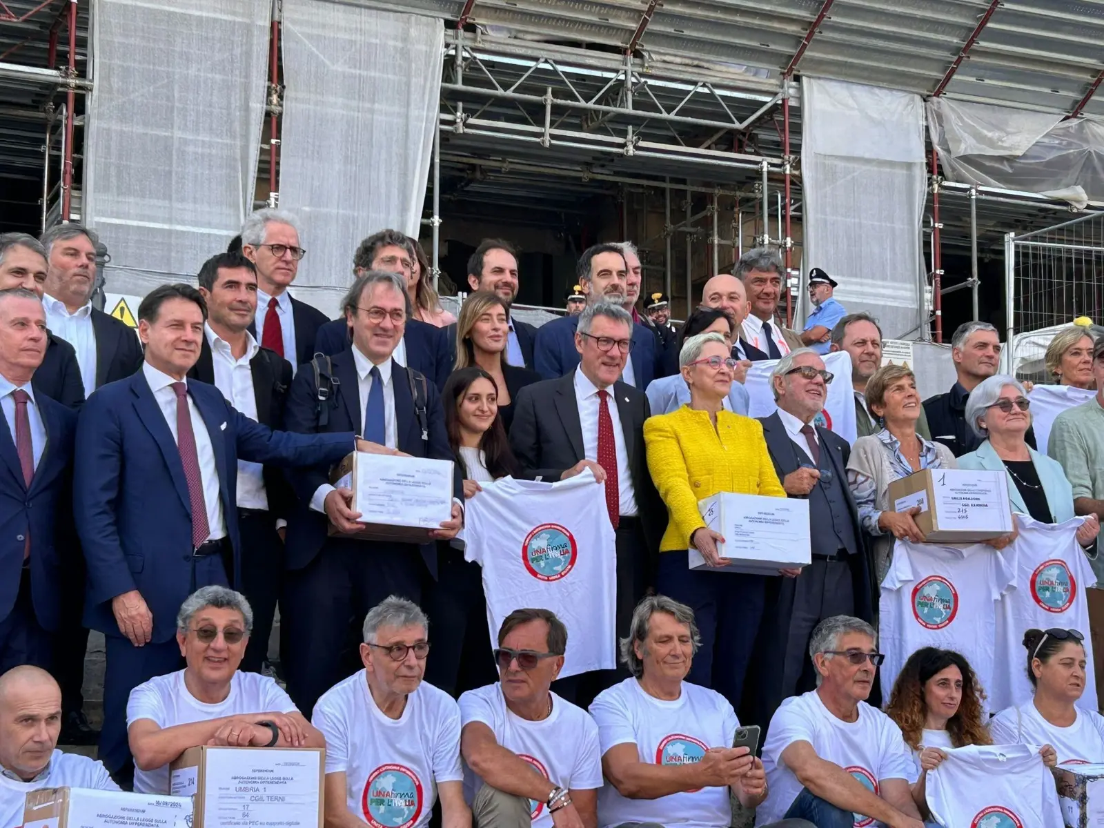 Autonomia Differenziata, consegnate le firme in Cassazione: dalla Calabria ne arrivano oltre 100mila