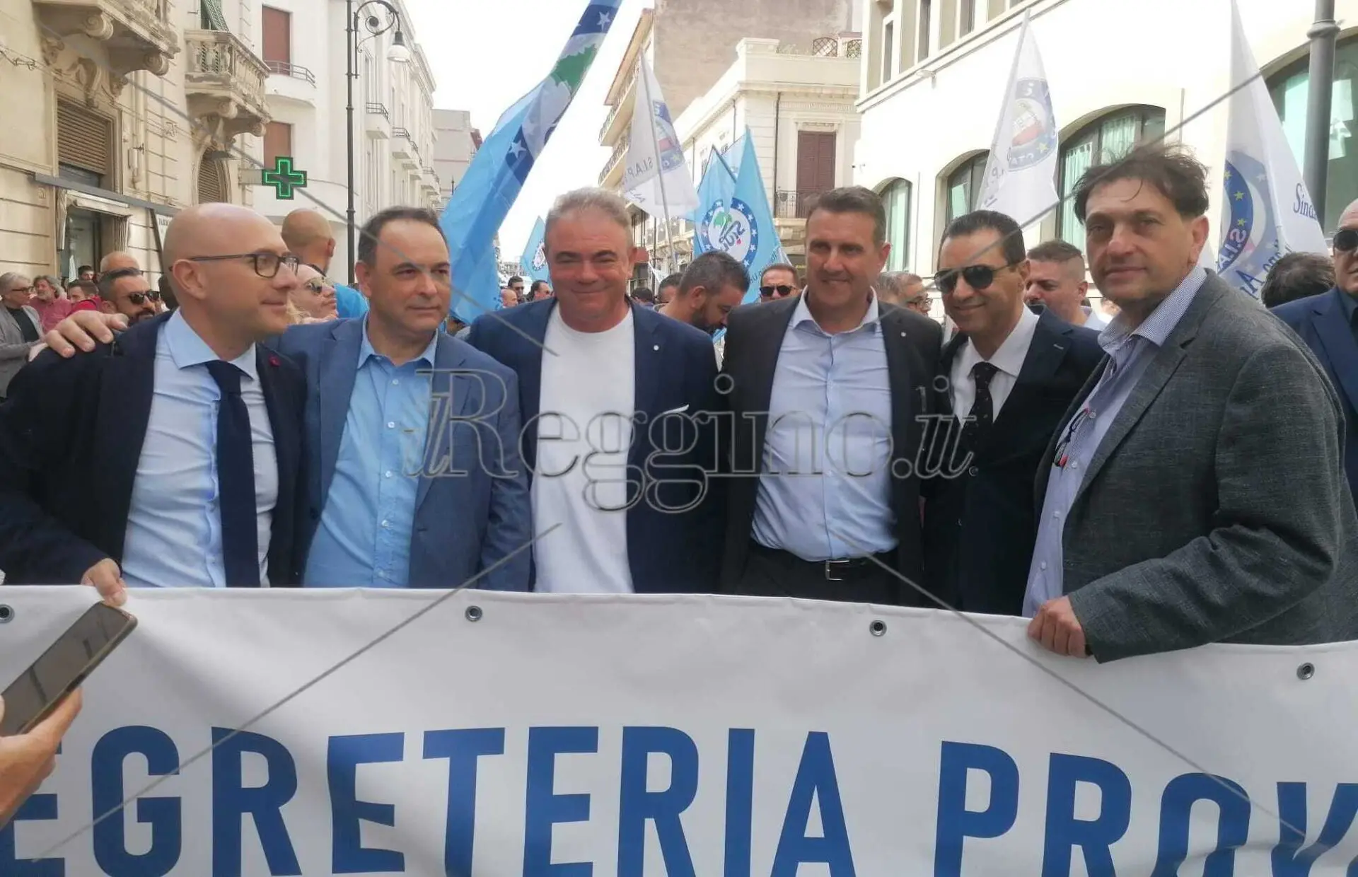 Reggio, carenza di organico e mezzi e poliziotti malpagati: Siulp e Siap protestano in Questura