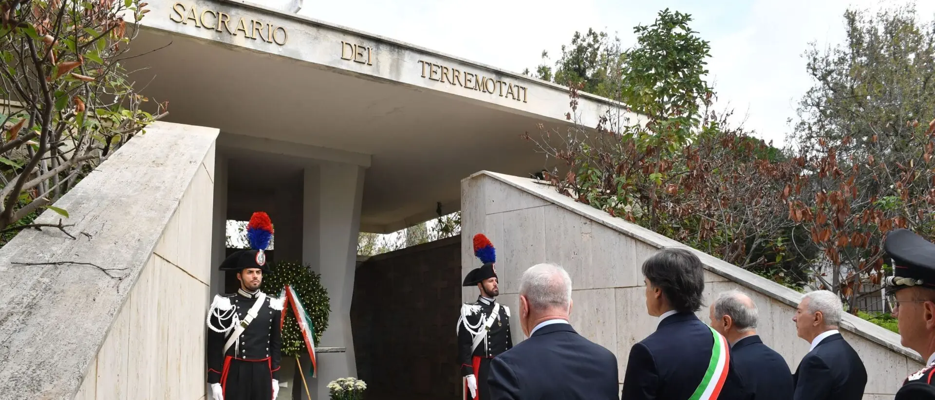 Celebrazioni dei defunti a Reggio, Falcomatà: «Condivido il pensiero dell'arcivescovo Morrone» - FOTO