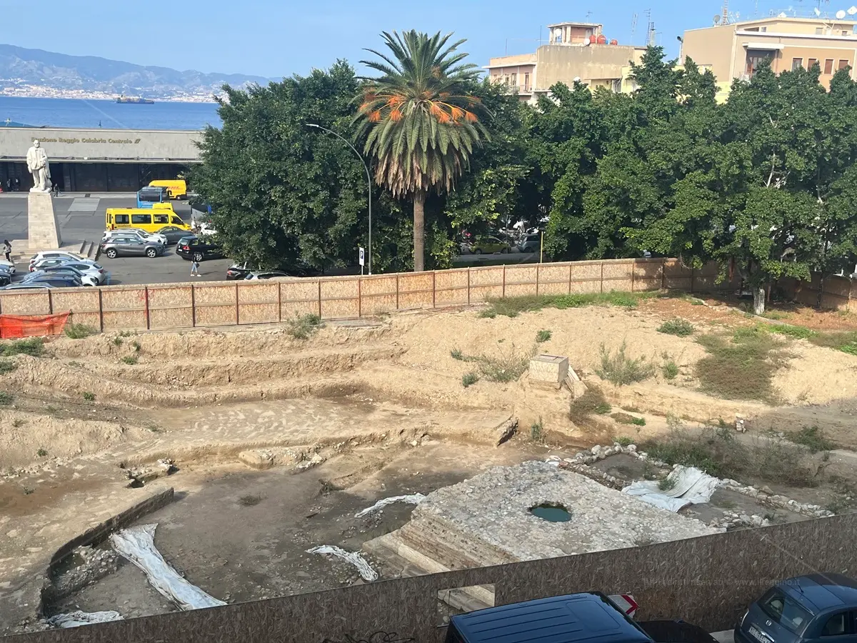 Scavi archeologici di piazza Garibaldi a Reggio, Romeo: «La prossima settimana la riapertura del cantiere»